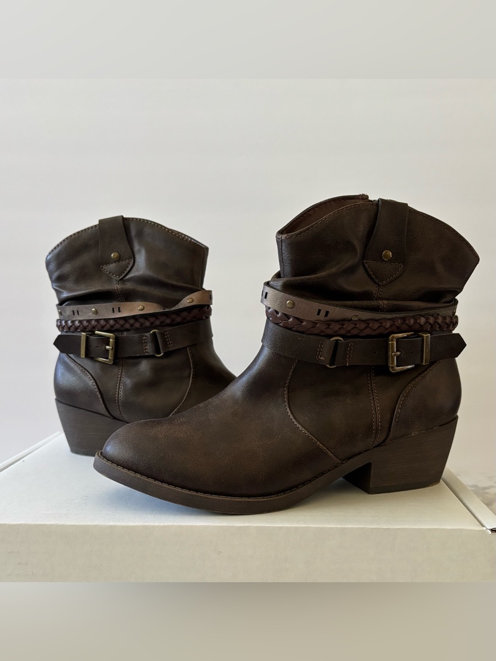 Women’s Jellypop Brown Western Zip Ankle Boots with Braided Straps Size 8